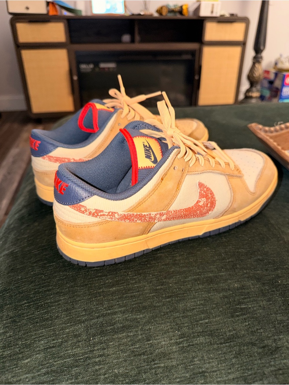Nike Low Top Sneakers in Tan, Navy & Red Speckled Swoosh